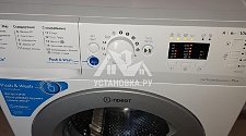 Установить на кухне отдельно стоящую стиральную машину Indesit