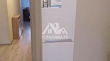 Установить отдельно стоящую в ванной комнате новую стиральную машину Beko