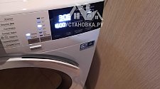 Установить. отдельно стоящую стиральную машину Electrolux