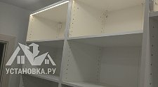 Установить светодиодную ленту в декоративном профиле в гардеробном шкафу
