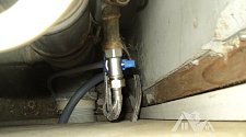 Установить стиральную отдельностоящую машину Indesit IWUB 4085 в ванной