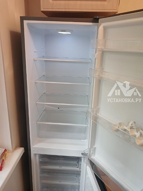 Установить холодильник