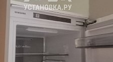Установить новый встраиваемый холодильник Samsung BRB30715EWW/EF