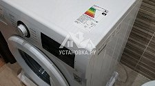 Установить в ванной комнате отдельностоящую стиральную машину LG F2J3HS0W в новостройке