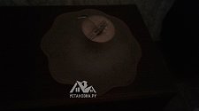 Установить две люстры на крюках