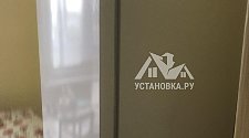 Установить новый отдельный стоящий холодильник