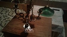 Установить две люстры на крюках