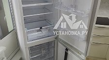 Перевесить двери на холодильнике