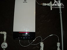 Установить проточный водонагреватель Electrolux Sensomatic