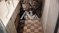 Демонтировать и установить отдельностоящую стиральную машину Канди в ванной комнате на готовые коммуникации на место прежней