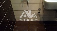 Установить в ванной комнате отдельностоящую стиральную машину Вирпул на готовые коммуникации вместо предыдущей