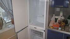 Демонтаж встроенного холодильника