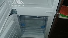 Установить встроенный холодильник Indesit