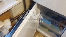 Перевесить двери на холодильнике