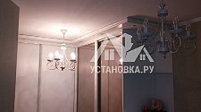 Установить подвесные люстры на крючках Eurosvet