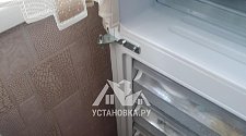 Перенавесить двери холодильника