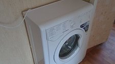 Подключить стиральную машину Indesit на готовые коммуникации на кухне