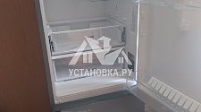 Установить отдельностоящий холодильник Аристон с перевесом дверей с дисплеем