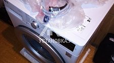 Установить на кухне  отдельностоящую стиральную машину LG F-2M5WS4W на готовые коммуникации