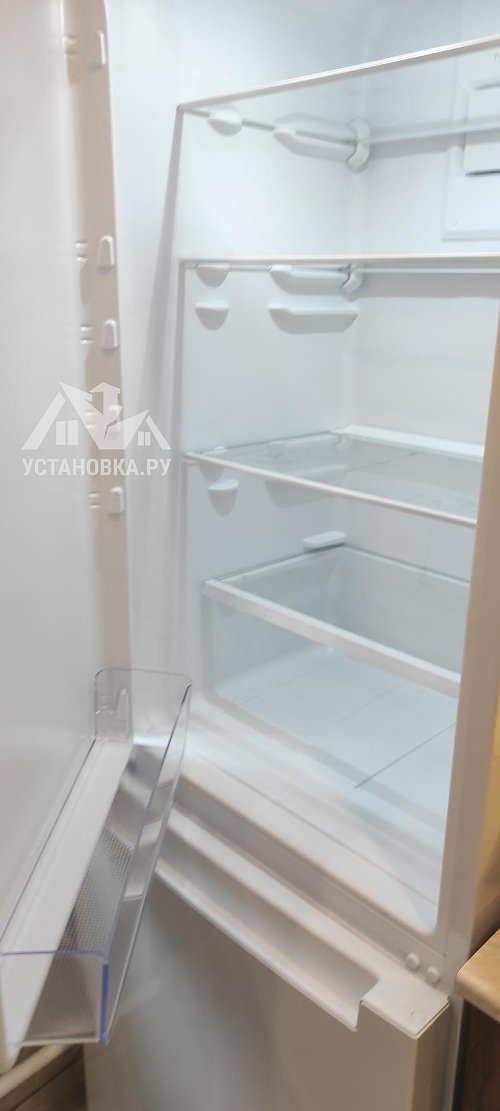 Перенавесить двери холодильника