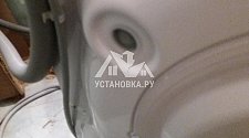 Установить в ванной комнате отдельностоящую стиральную машину Beko на готовые коммуникации на место старой