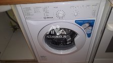 Установить новую стиральную машину Indesit отдельностоящую на кухне