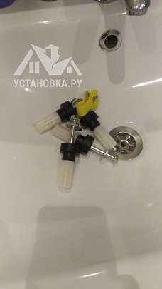 Установить/подключить стиральную машину
