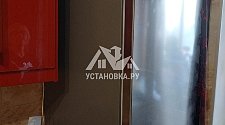 Установить холодильник фирмы LG отдельно стоящий на кухне