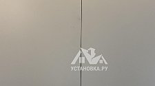 Установить встраиваемый холодильник и перенавесить на нём двери