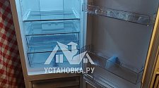 Установить холодильник или морозильник/Перенавесить двери холодильника