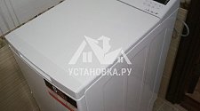 Установить в ванной на готовые коммуникации стиральную машину Hotpoint-Ariston WMTF 501 L