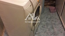 Демонтировать и установить отдельностоящую стиральную машину Electrolux EW7T3R262 в ванной комнате на готовые коммуникации