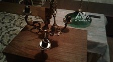 Установить две люстры на крюках