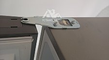 Перенавесить двери холодильника