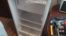 Перенавесить двери холодильника - мастер Вадим Равилевич, выполнено 16.10.2025г. © Установка.ру Перенавесить двери холодильника