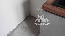 Установить холодильник