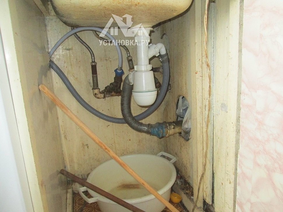 Подключить стиральную к горячей воде. Как подсоединить стиральную машину к канализации. Как подключить стиральную машину самсунг без водопровода.