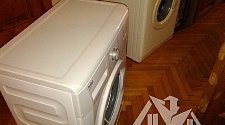 Установить стиральную отдельностоящую машину на готовые коммуникации