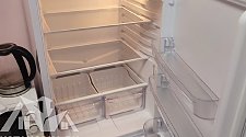 Установить новый отдельно стоящий холодильник 