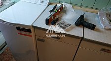 Демонтировать и установить новую стиральную машину Indesit отдельно стоящую на кухне