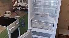 Установит холодильник и перенавесить двери