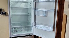 Установить отдельно стоящий холодильник