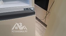Перенавесить двери холодильника