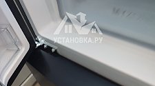 Перенавесить двери холодильника