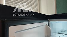 Перенавесить двери холодильника