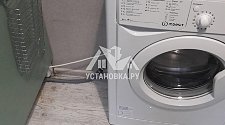Установить стиральную машину соло Indesit IWUB 4085 на кухне