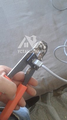 Проложить интернет кабель в коробе