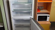 Перенавесить двери холодильника
