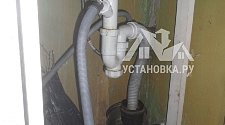 Установить отдельностоящую стиральную машину Indesit на готовые коммуникации