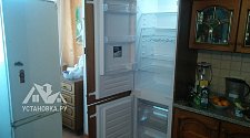 Навесить фасады на встроенный холодильник Hotpoint-Ariston